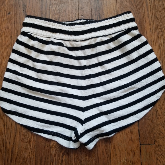 H&M Classic terrycloth Pinup short shorts - Picture 2 of 2